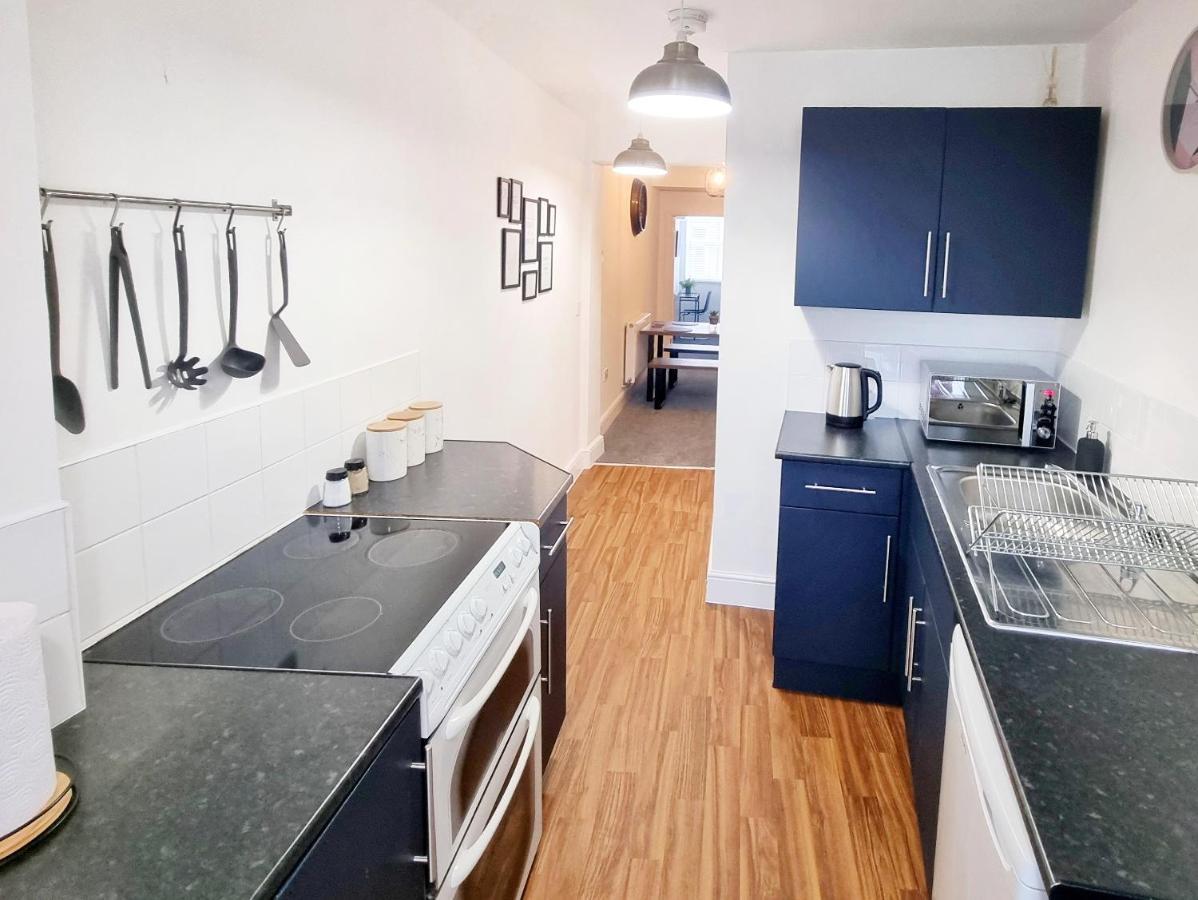 Stylish 2 Bed Apartment With Free Parking, Speed Wifi, Free Parking Colchester Buitenkant foto