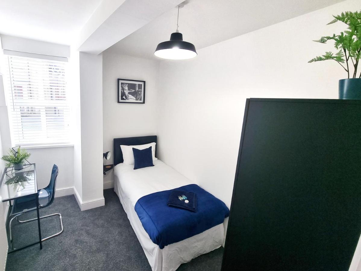Stylish 2 Bed Apartment With Free Parking, Speed Wifi, Free Parking Colchester Buitenkant foto
